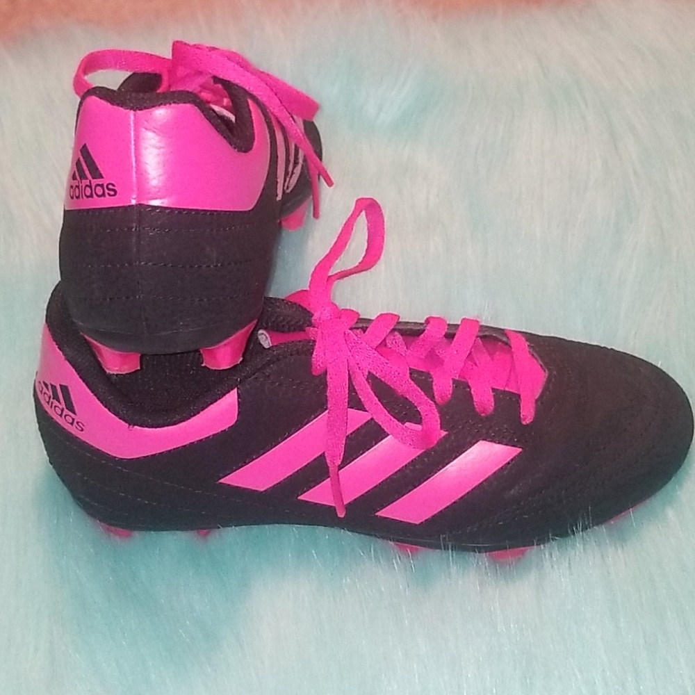Adidas size 2.5 soccer cleats